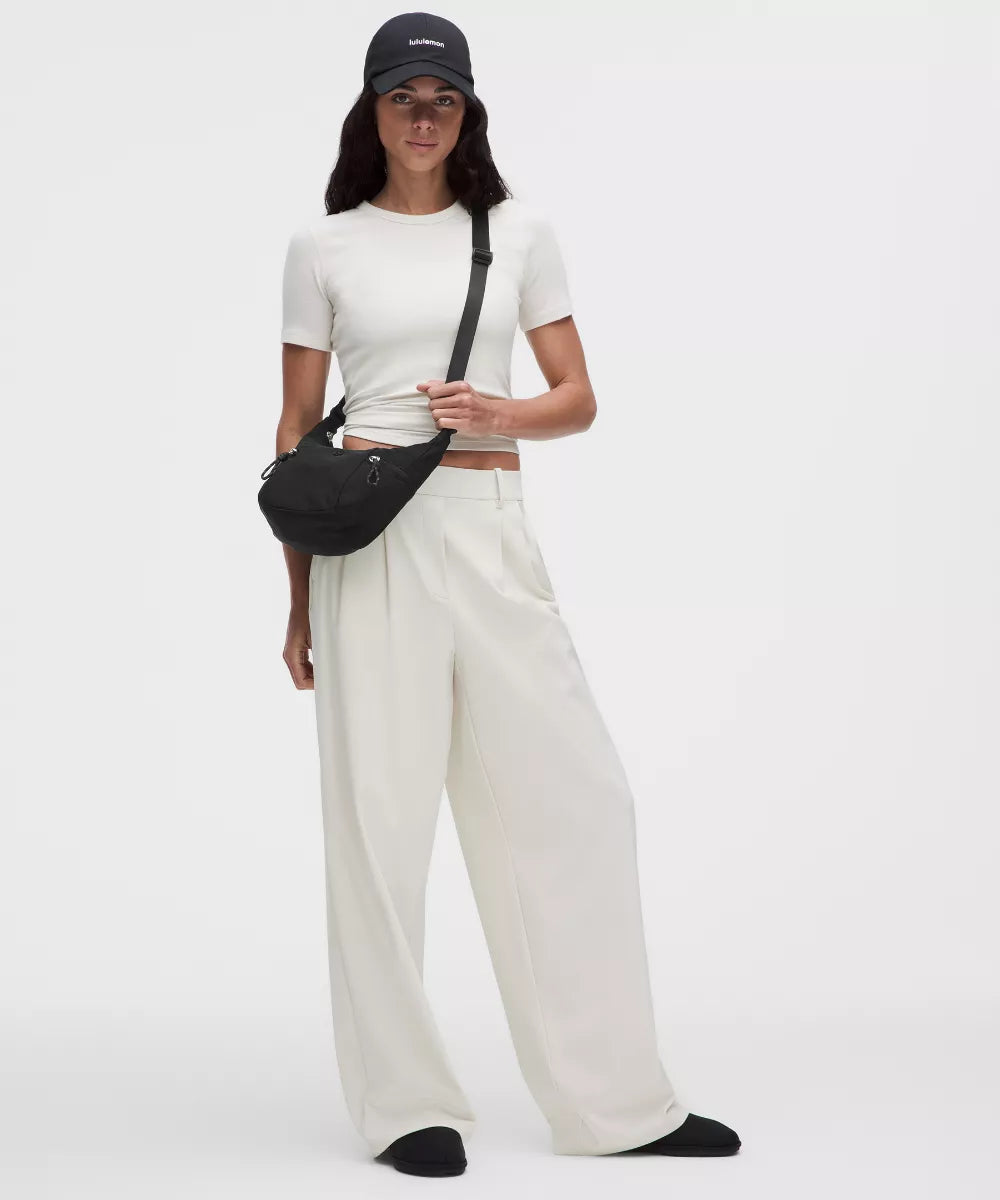 Slouchy Sling Bag Small 3L - Black
